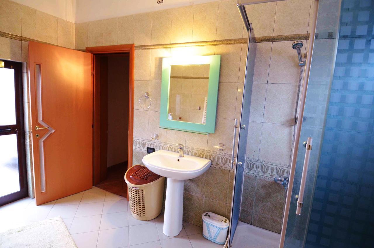 Villa Berberi Τίρανα Δωμάτιο φωτογραφία